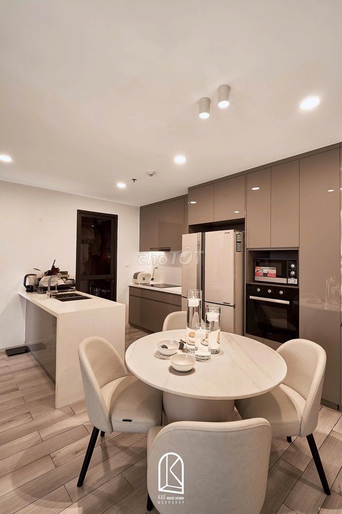 Rent the three bedrooms at the corner of Masteri Centre Point full of luxry furniture