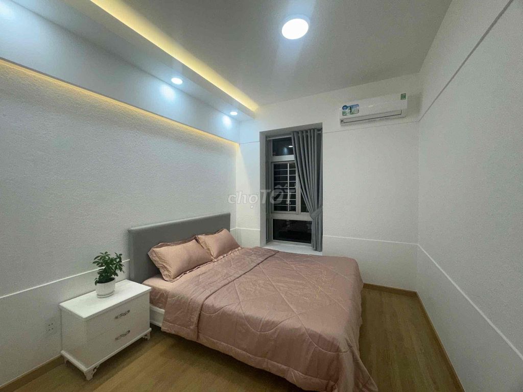 The Sky Garden apartment, cheap.