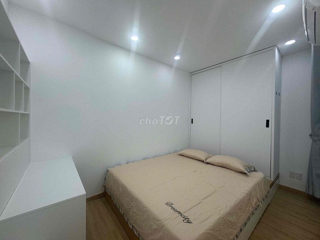 The Sky Garden apartment, cheap.