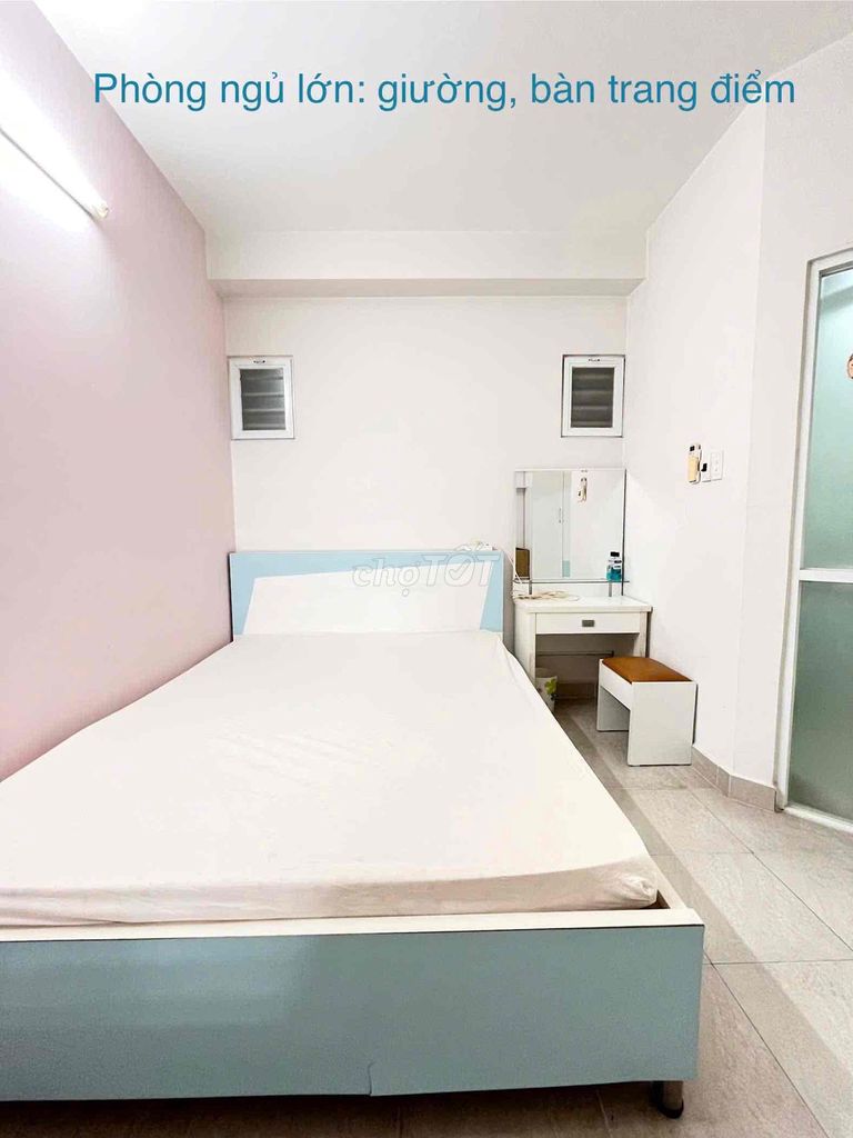 Two bedrooms, two against the owner, rented, not passed through the middle.