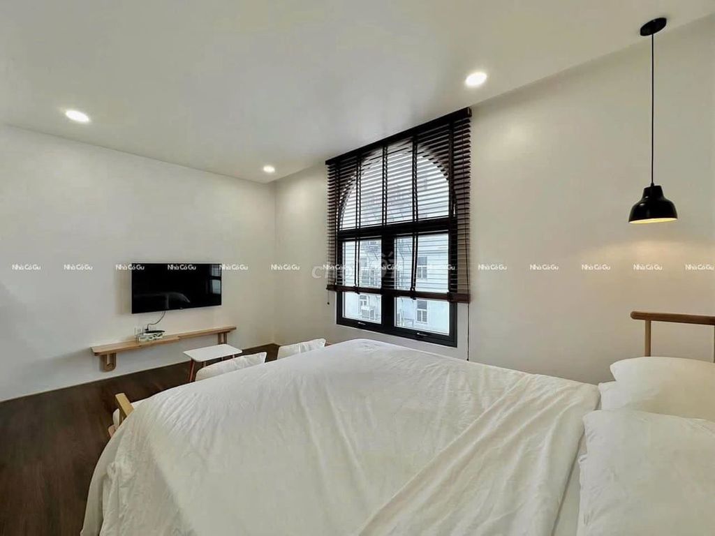 Rent a Districtary Choir 3 bedroom near the University of Saigon