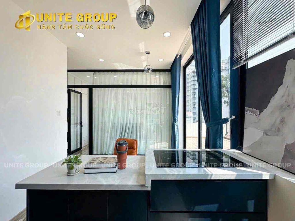 The apartment is a balcony bedroom full of top-grade furniture 3 million.