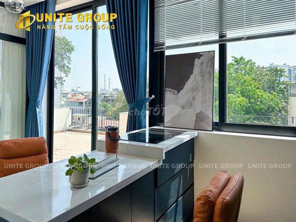 The apartment is a balcony bedroom full of top-grade furniture 3 million.