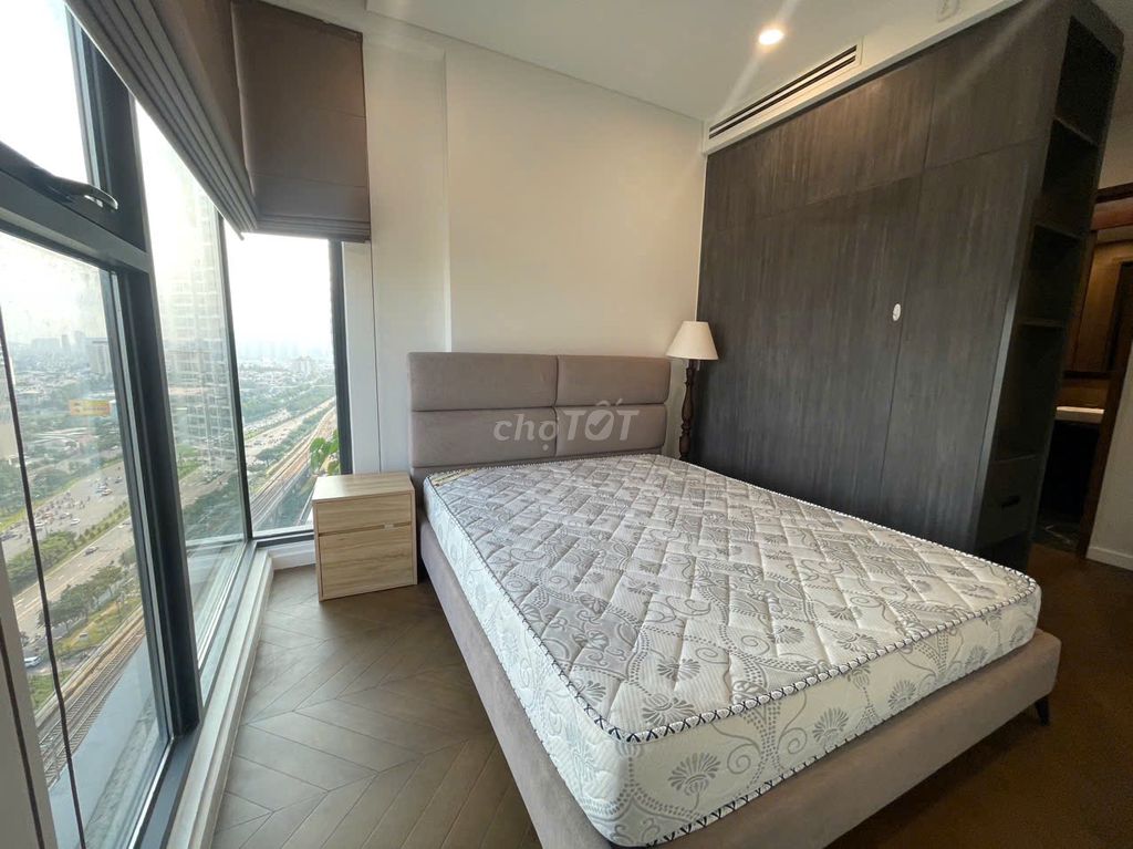 Rent two bedrooms. Two Lumier Riverside toilets. 35 million in management fees.