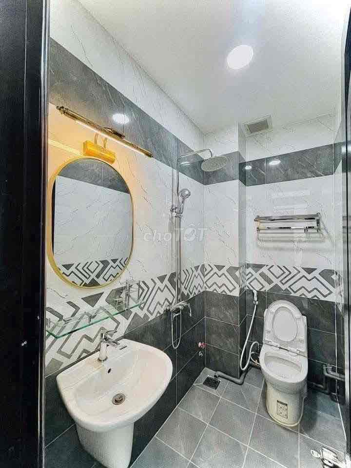 The new L.E.C.C.M. Right on Phạm Văn Bạch.Gò Vấp.