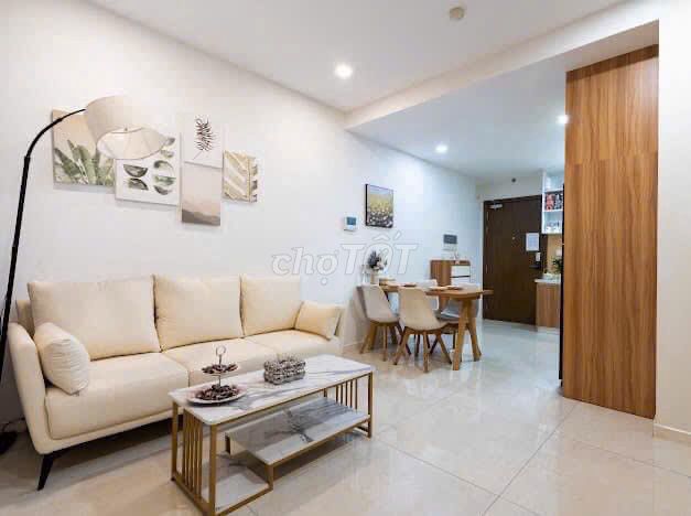 MIRA Bến Vân Đồn rents a nice two-room apartment full of furniture