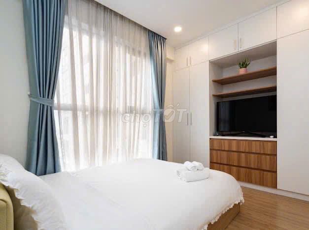 MIRA Bến Vân Đồn rents a nice two-room apartment full of furniture