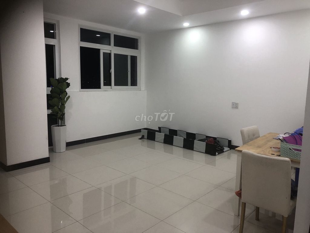 Level of living space at Cộng Hòa Plaza – 170 M2 (4) bedrooms, 3 toilets) - 18 million