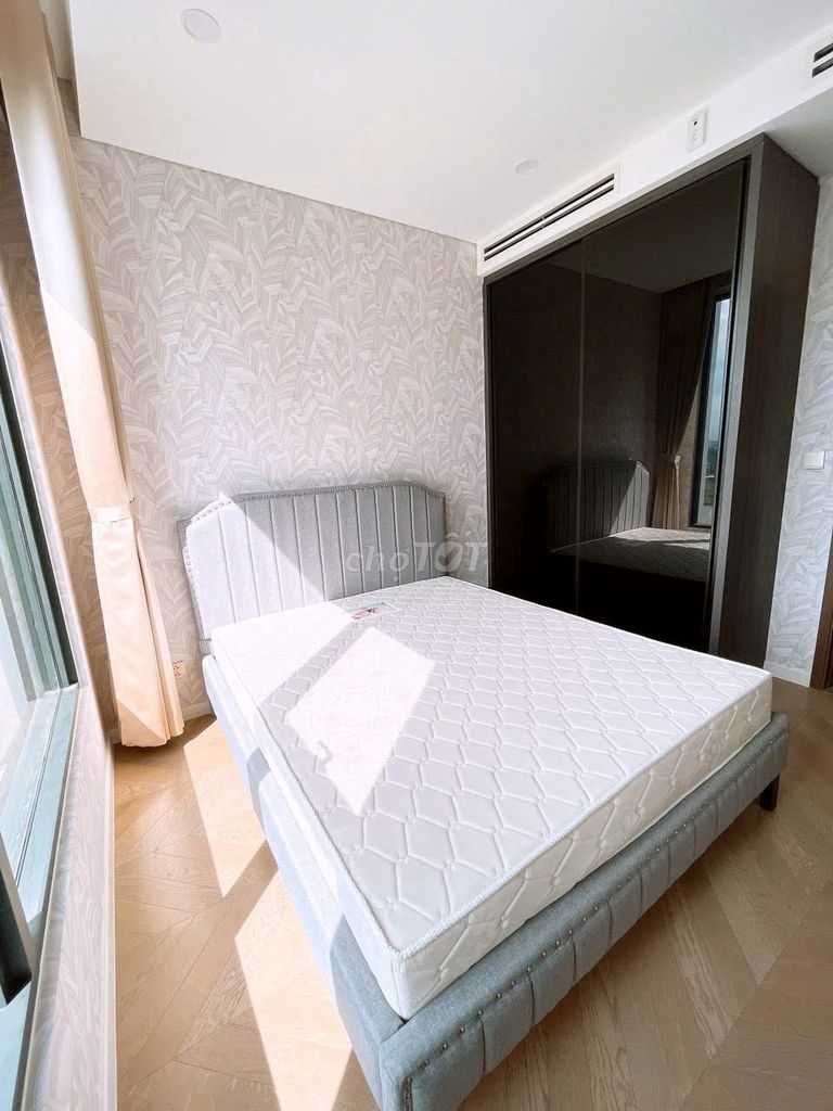 Rent three bedrooms. Two toilets.