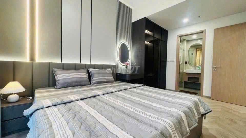 Rent two bedrooms. Two beautiful interior toilets.