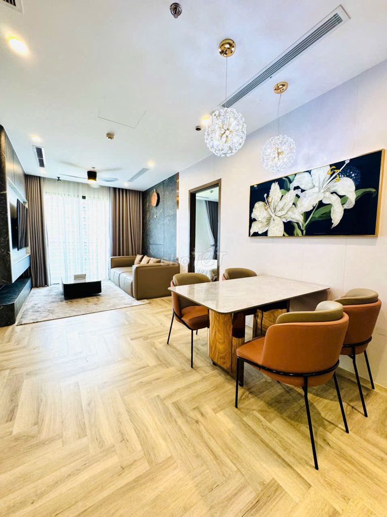 Two bedrooms, two bathrooms, full interior. Twelve million in charge.