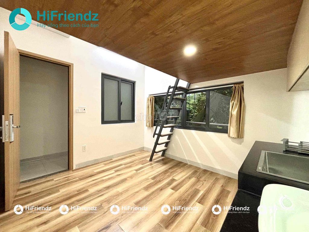 Open the modern apartment, the full interior next to the park.
