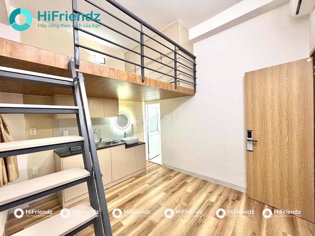 Open the modern apartment, the full interior next to the park.