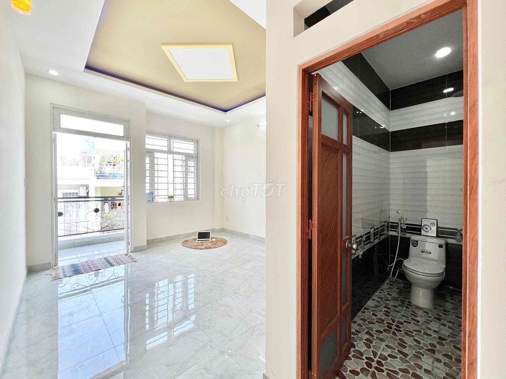 30 M2 wide balcony available, just Tây Lân.