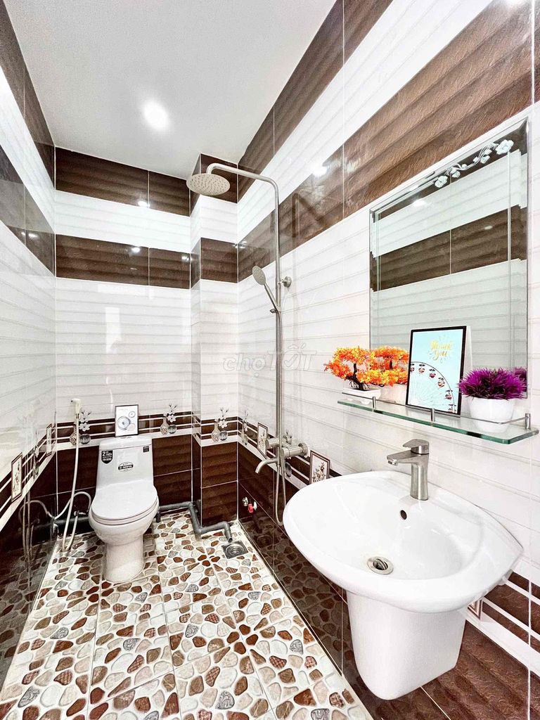 30 M2 wide balcony available, just Tây Lân.