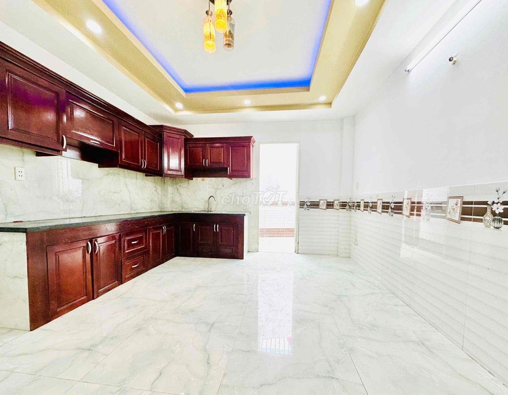 30 M2 wide balcony available, just Tây Lân.