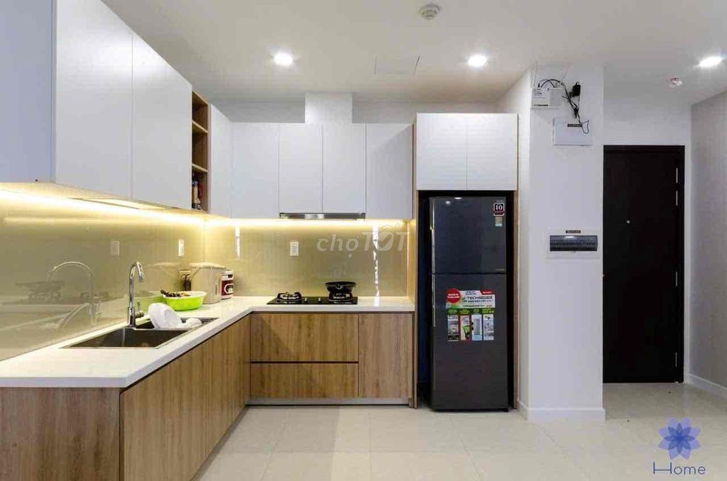 Rent an Orchard Parkview apartment three bedrooms 2 85 meters near the park