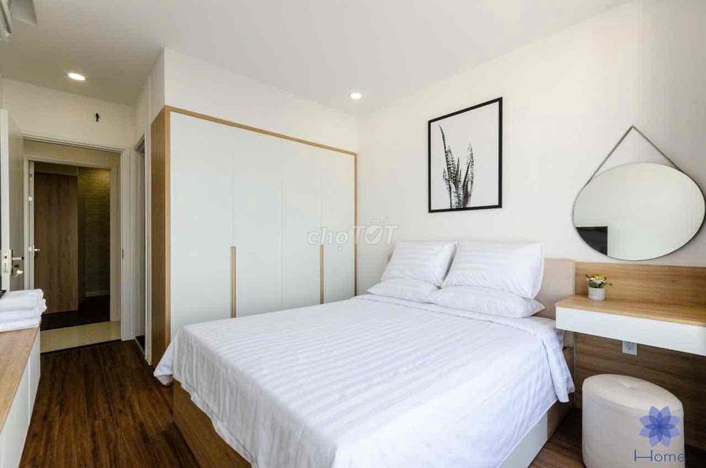 Rent an Orchard Parkview apartment three bedrooms 2 85 meters near the park