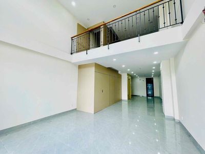 Rent a house at the Lakeview Cityhouse for 35 million- 44 million.
