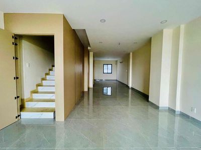 Rent a house at the Lakeview Cityhouse for 35 million- 44 million.