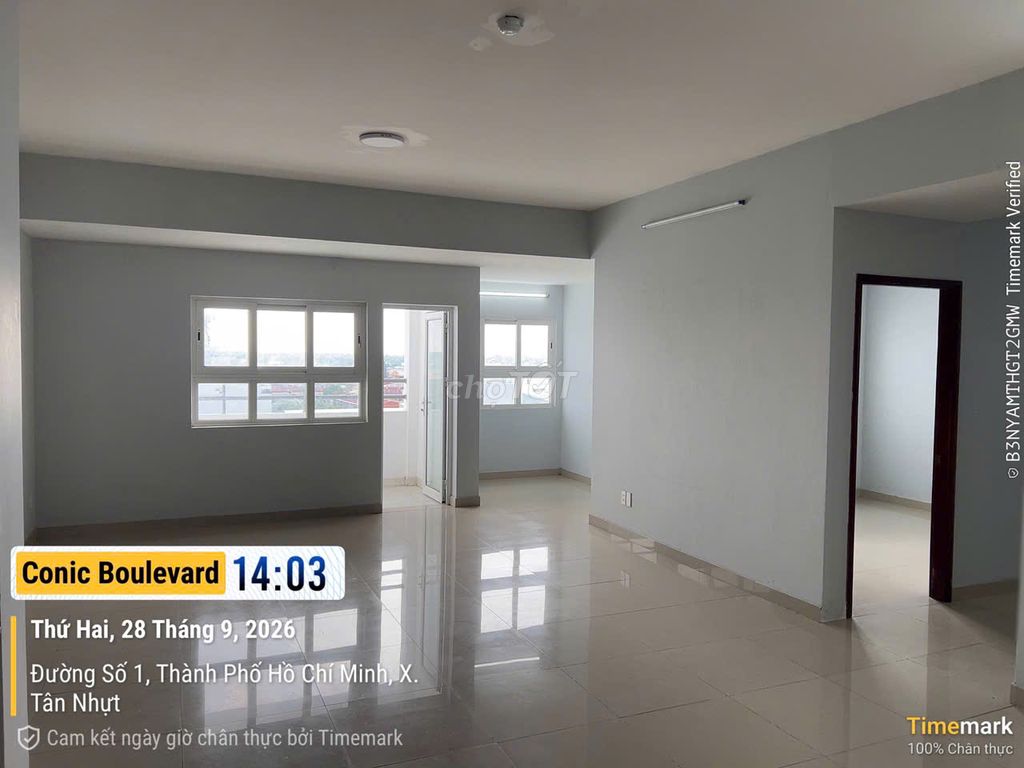 Rent a three-room apartment. Two toilets, 114 m Block B level five, seven million a month.