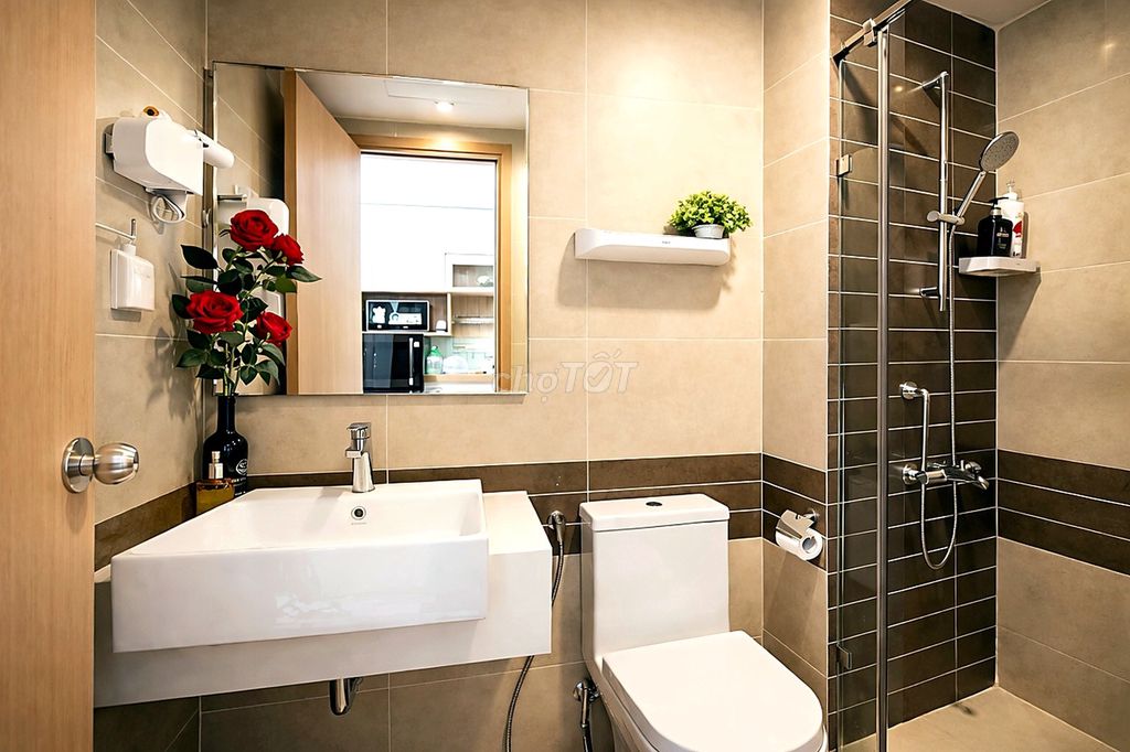 Studio RiverGate 151 Bến Vân Đồn for long-term leases
