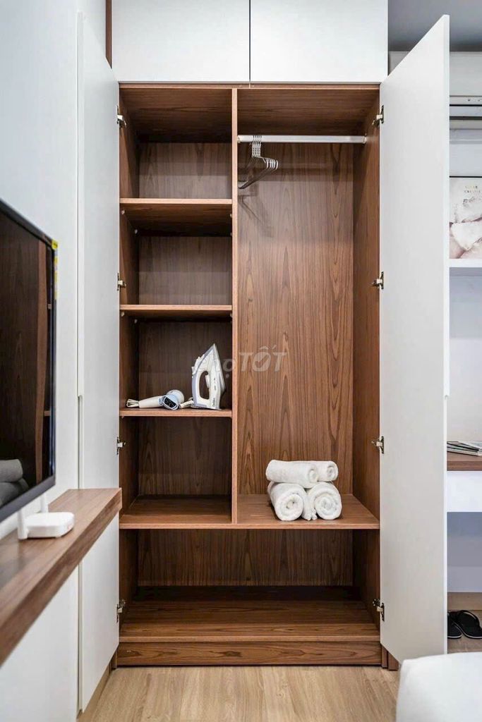 The first bedroom is right here in Nguyễn Trãi District 1.