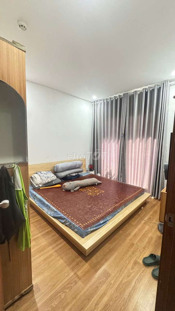 Cityland apartments. Two toilets. Three air conditionings. A bed.