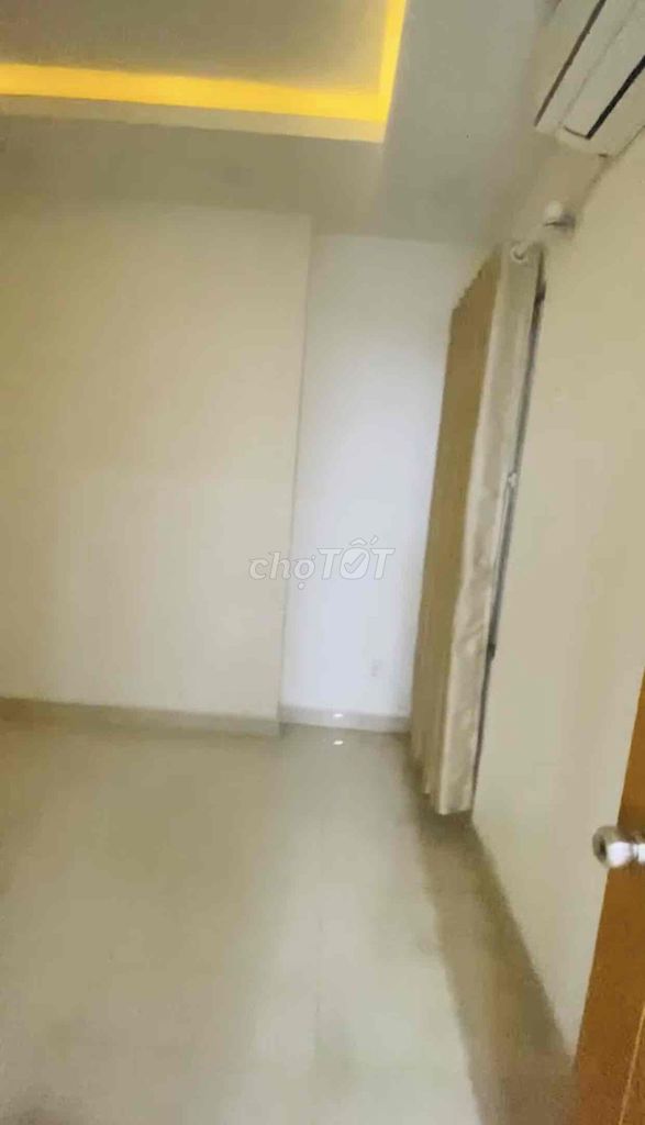 3 bedroom 2 basic furniture room for rent