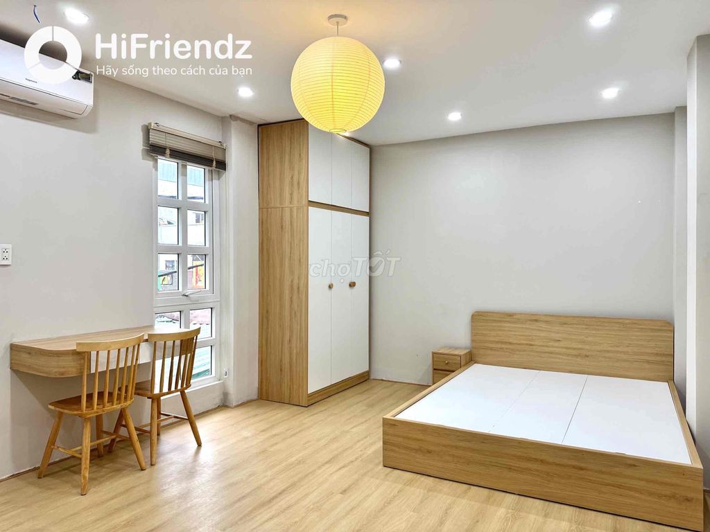 Rent a high-end apartment full new furniture with balconies.