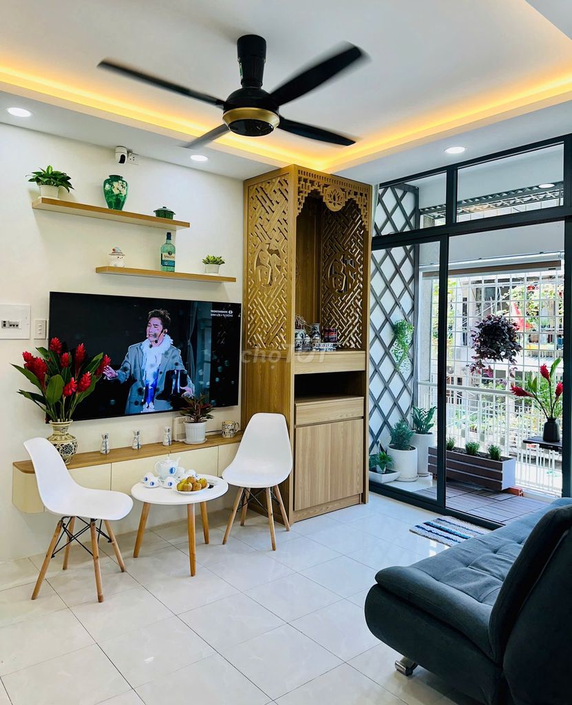 Need to rent apartment 590 in August 3rd District Revolution, 10 million a month.