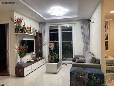 Rent three bedrooms, two toilets full of furniture 18 million a month.