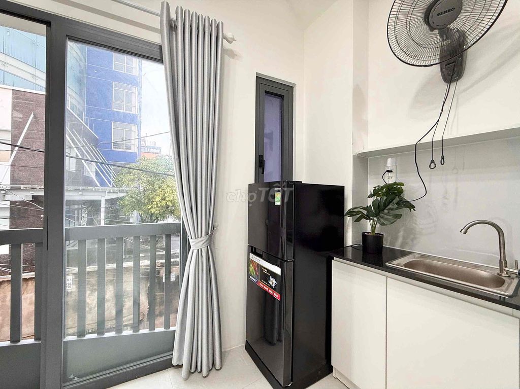 Phú Nhuận Central balcony studio