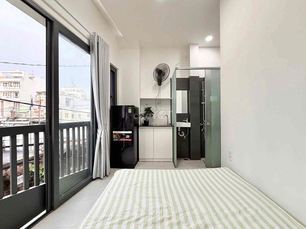 Phú Nhuận Central balcony studio