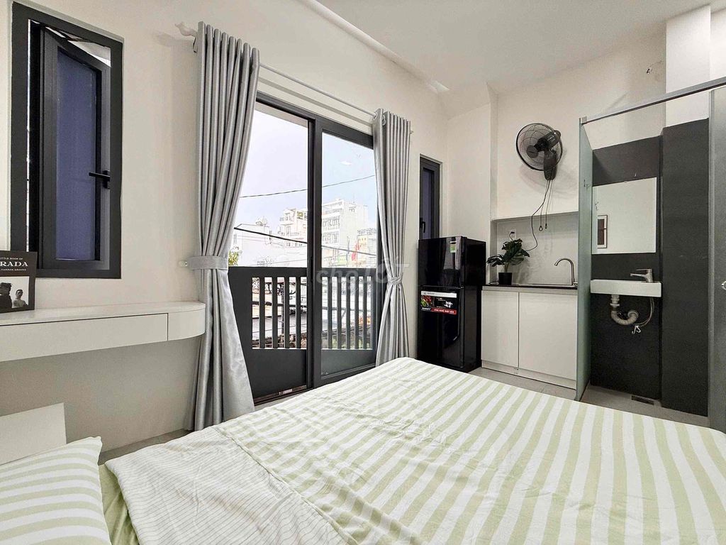 Phú Nhuận Central balcony studio