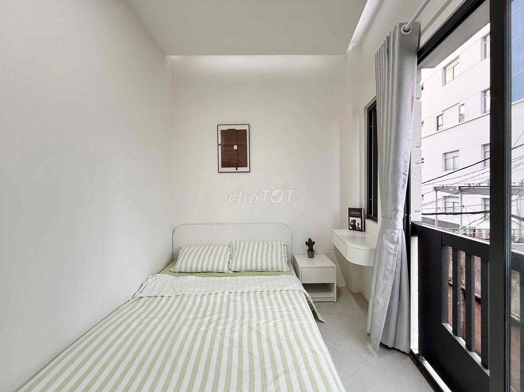 Phú Nhuận Central balcony studio