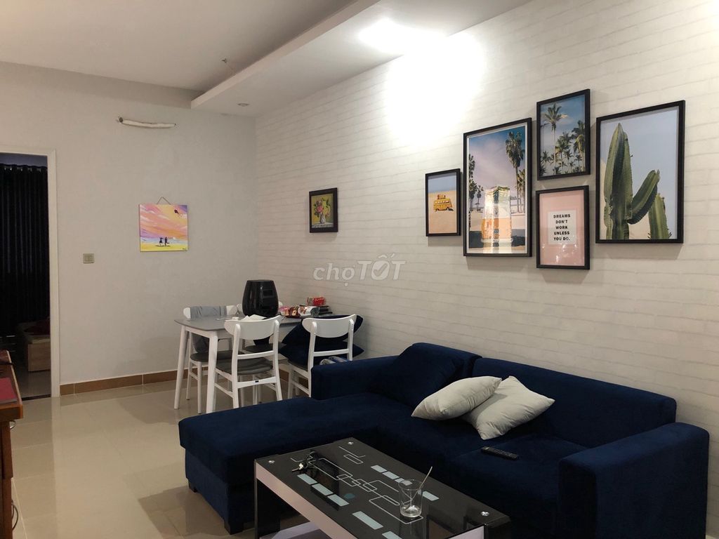 The apartment is a full bedroom. 48 meters.