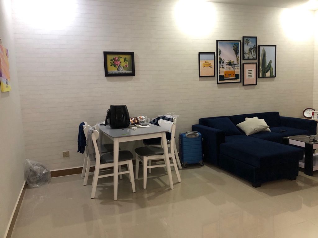 The apartment is a full bedroom. 48 meters.
