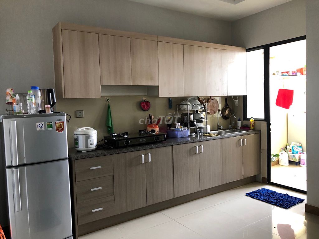 The apartment is a full bedroom. 48 meters.