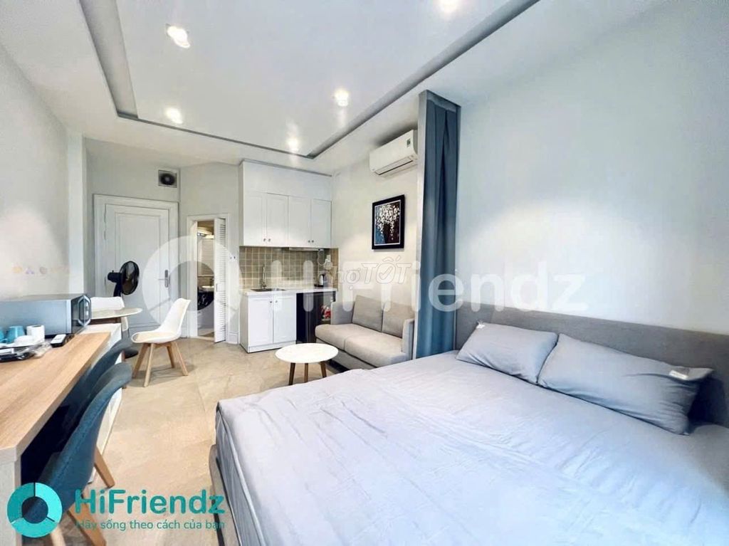 Room one bedroom, clear the kitchen.