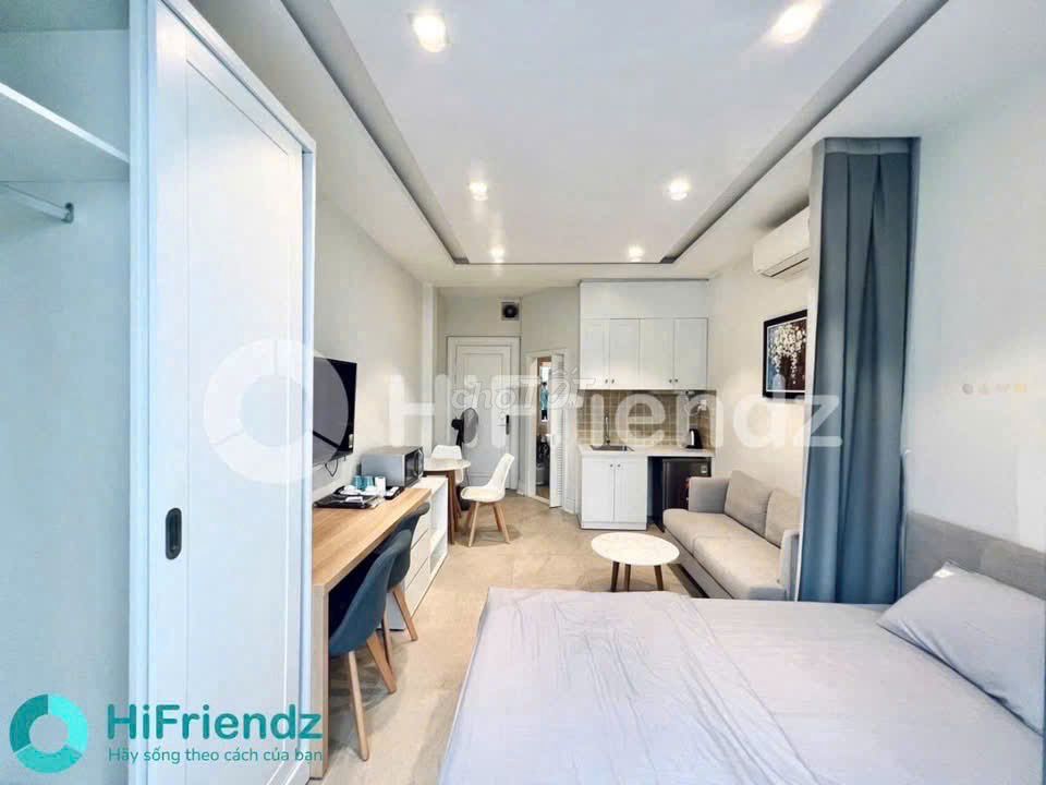 Room one bedroom, clear the kitchen.