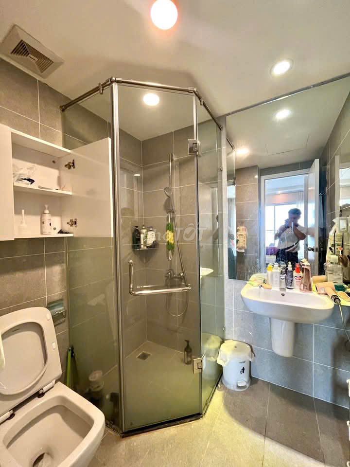 Central building, Phạm Văn Hai, tb: 15 million, ntc, 2 bedrooms, 65 m2