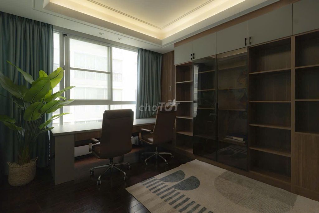 Rent the Penhouse Star Hill, 240 m2, 3 bedroom 3 toilets, full interior