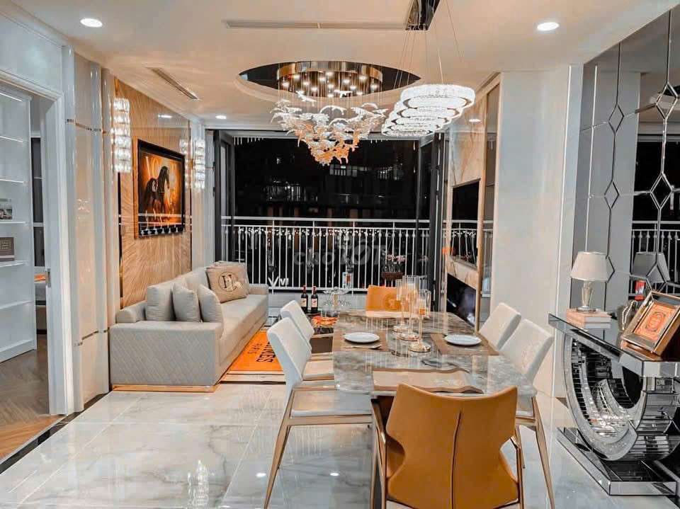 Rent three bedrooms full of high-end furniture.