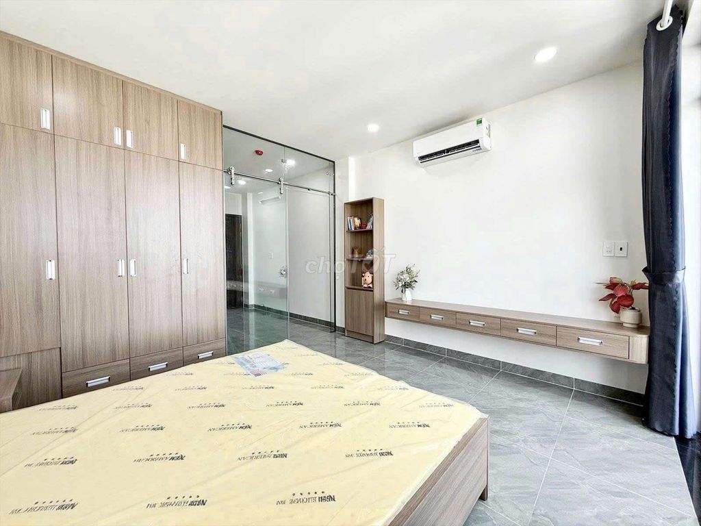 The master-in-the-art kitchen studio is located near the university of vlu, eah