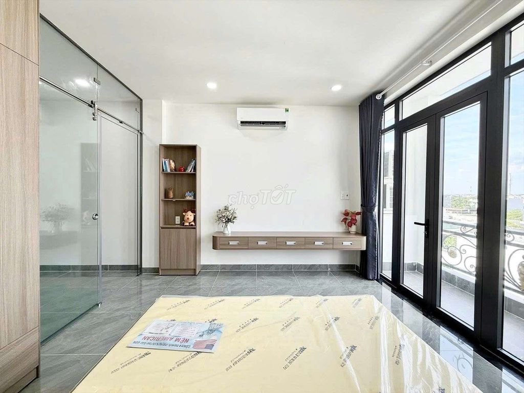 The master-in-the-art kitchen studio is located near the university of vlu, eah
