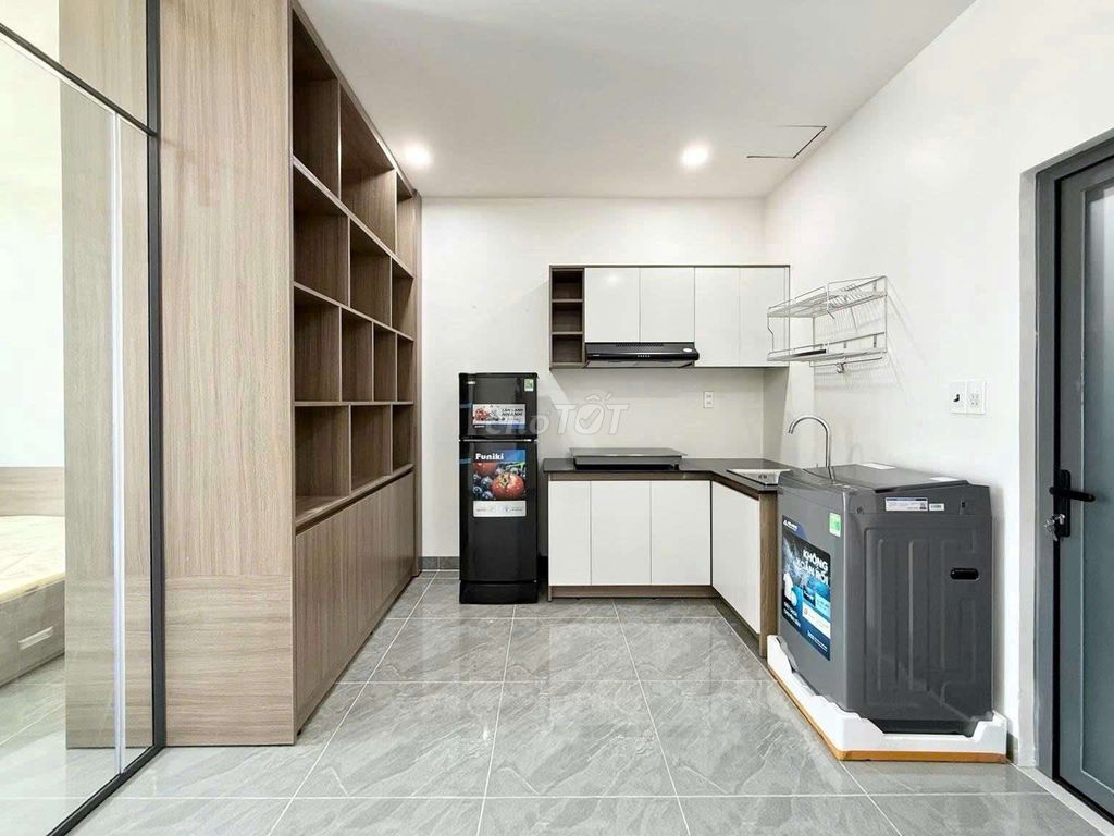 The master-in-the-art kitchen studio is located near the university of vlu, eah
