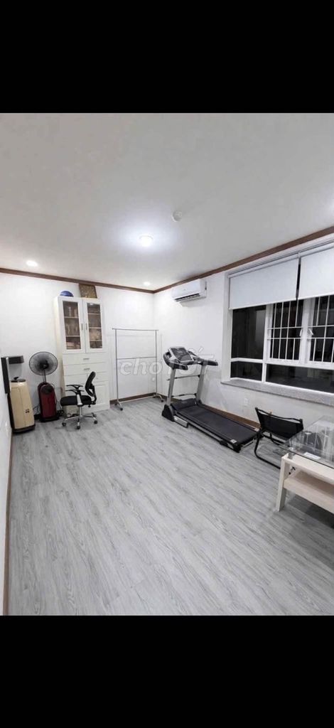 Rent an apartment. - A Master bedroom.