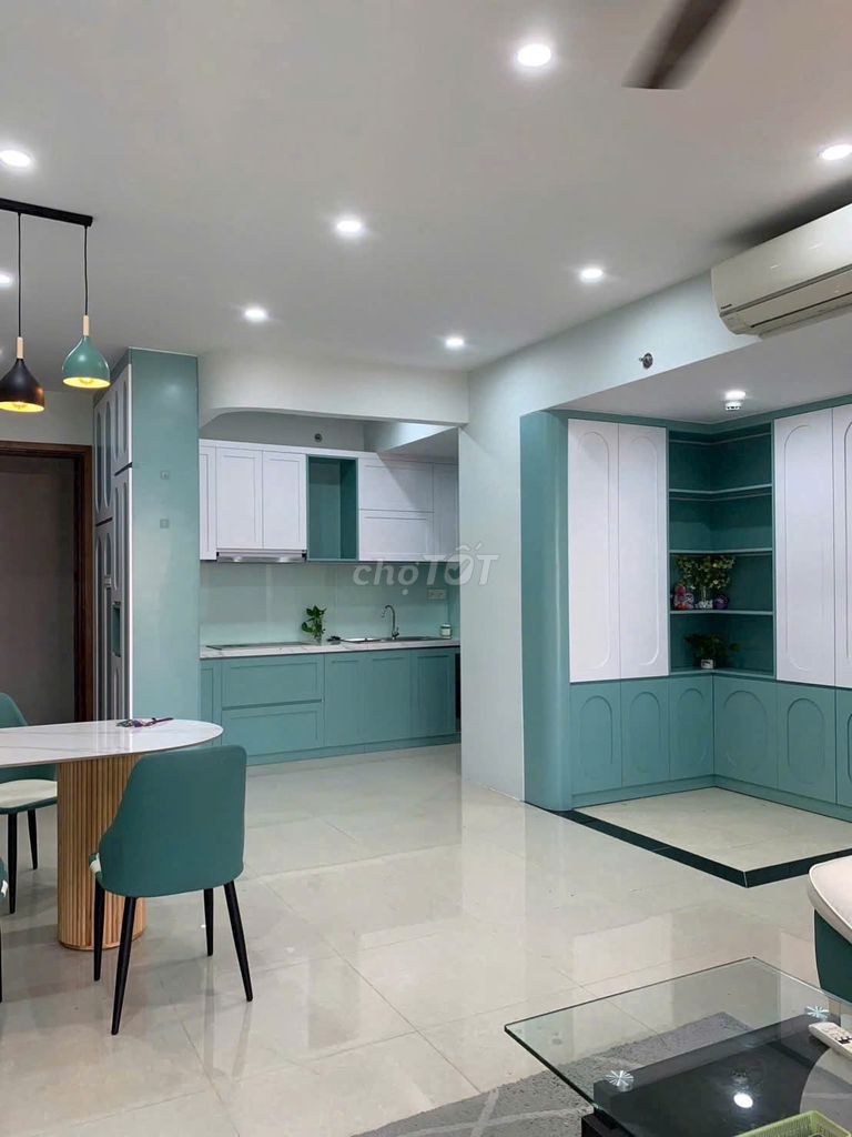 Rent Celadon City-- 3 bedrooms, 2 toilets, balcony, full interior.