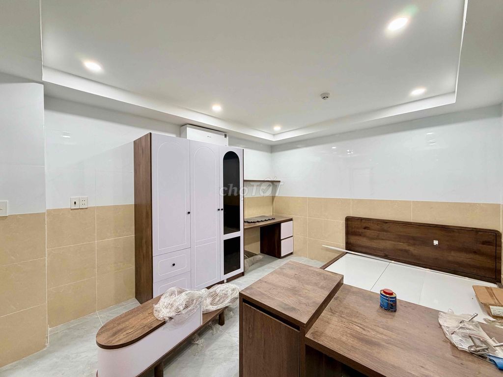 Two bedrooms are 80 M2 wide, full of new furniture 100 percent close to Vermalll.